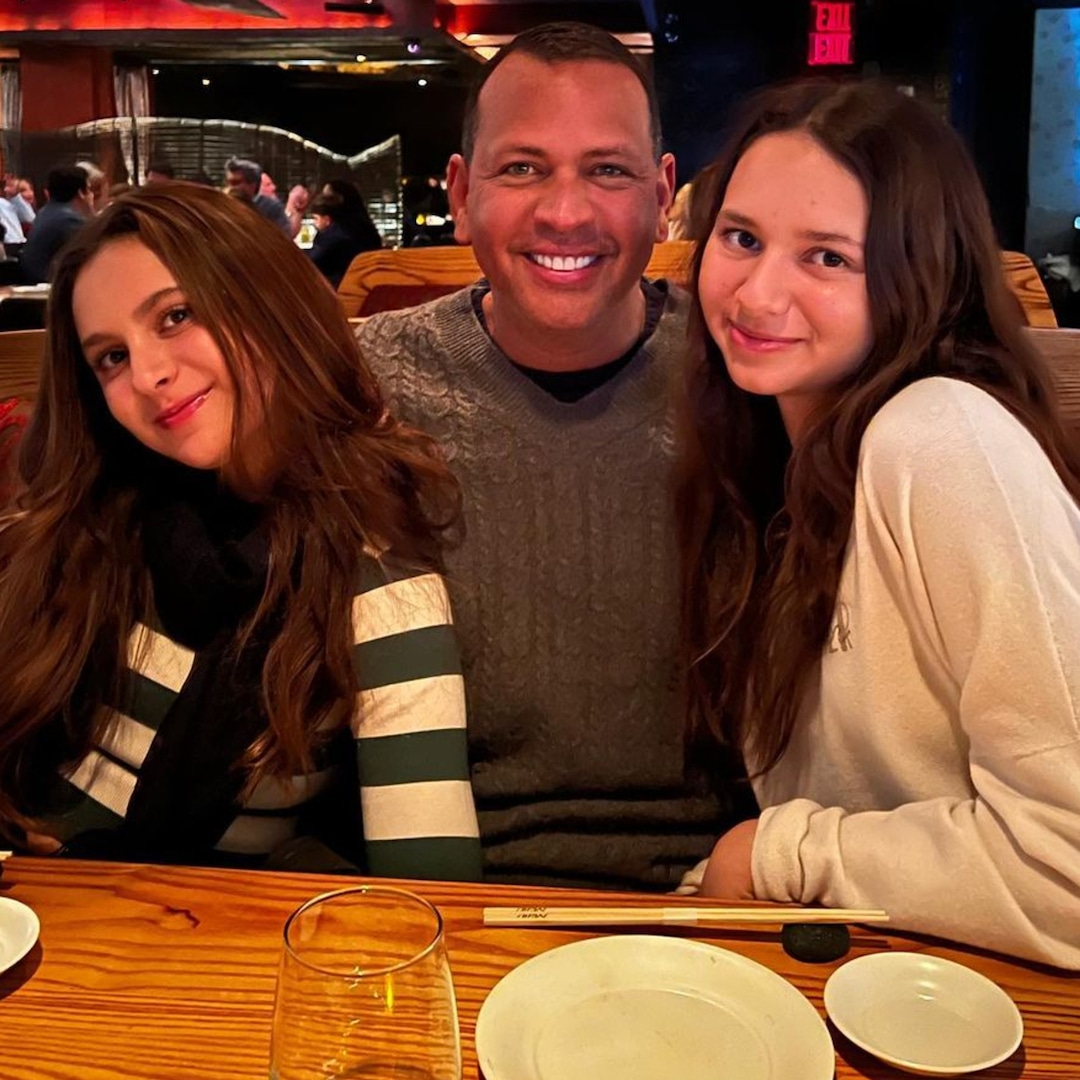 How Alex Rodriguez Discusses Dating With His Daughters Natasha & Ella